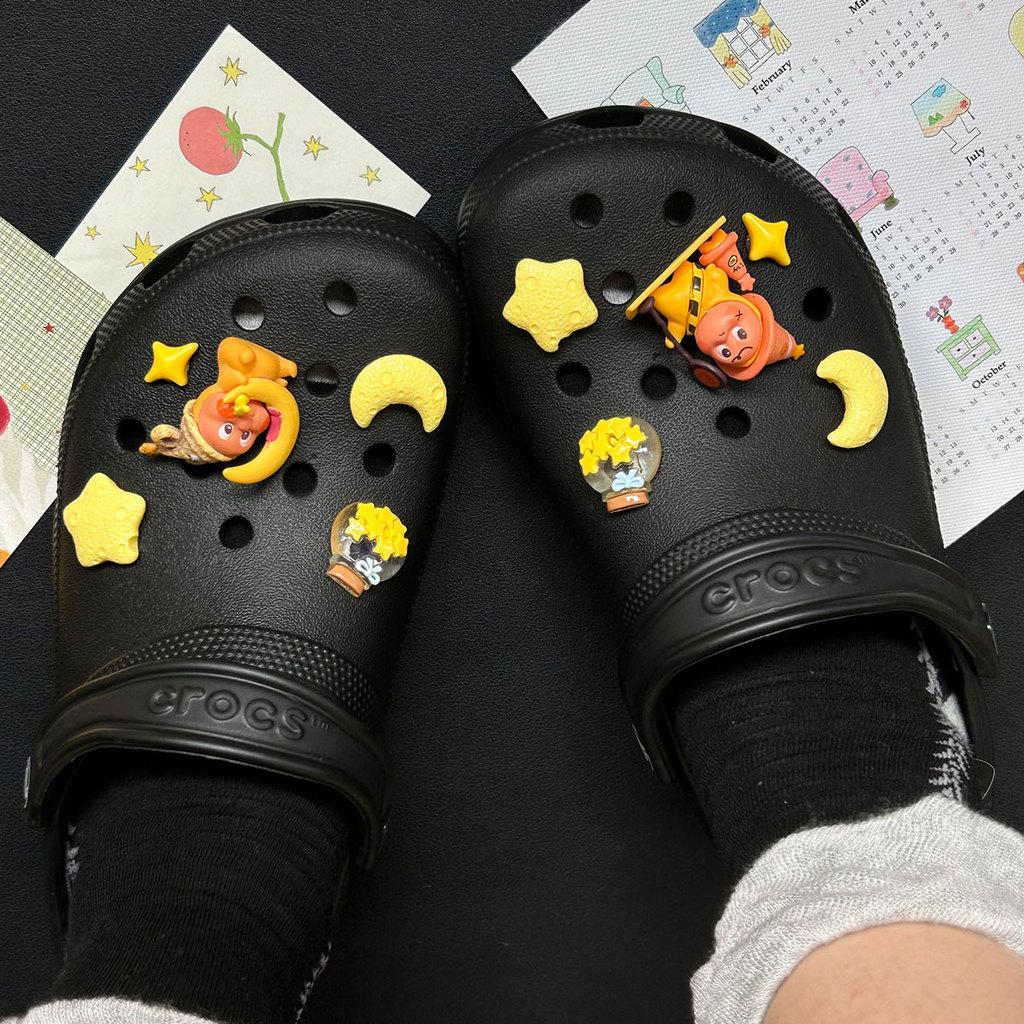 Phụ Kiện Giày Lỗ Pop Mart Moon Starman Dễ Thương, Hoa Thích Hợp Cho Crocs, Có Thể Tháo Rời, Zhibixing, ins