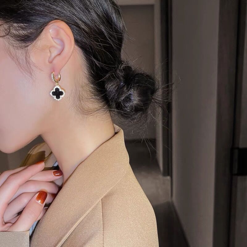 Bông tai cỏ bốn lá lấp lánh cổ điển thanh lịch