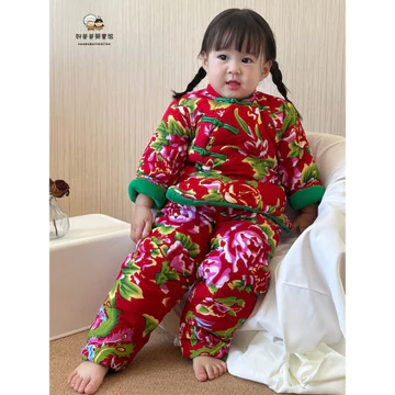 Áo khoác hoa lớn đông bắc trẻ em Áo khoác đệm bông Bộ đồ bé gái Áo khoác đệm hoa dày Quần áo năm mới Quần áo trẻ em áo năm mới Quần áo trẻ em áo năm mới