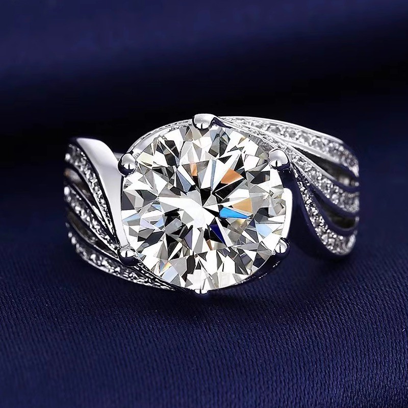 Moissanite Ring by shangqiuzuanshidian619