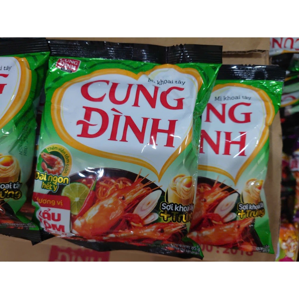 MÌ CUNG ĐÌNH KHOAI TÂY LẨU TÔM CHUA CAY