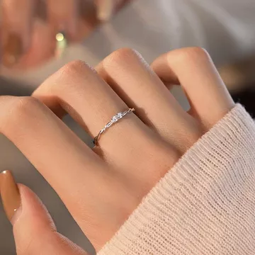 nhẫn bạc thật nhẫn bạc nữ thật Bạc 925 Xoắn Zirconi Nhẫn Kim Cương Đơn Giản Thoáng Mát Phong Cách Chỉ Số Nhẫn Nữ Phong Cách Mới Nhẹ Sang Trọng Niche Thiết Kế Nhẫn