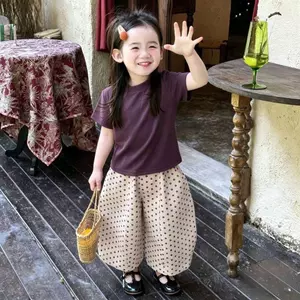 Bé gái (90-130) Phong cách mới mùa hè Áo thun ngắn tay Dopamine + Quần chống muỗi chấm bi
