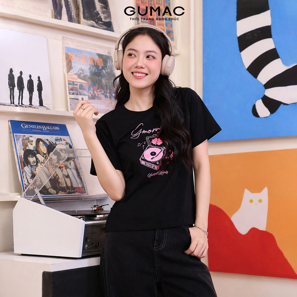 Áo Thun Nữ Cổ Tròn GUMAC Form Regular Tay Ngắn In "Youthful Melody" Cơ Bản YATF11028