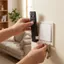 Giá đỡ móc bảng điều khiển công tắc ánh sáng JUNYUE88US, Giá đỡ điều khiển từ xa hình tay dày in 3D, Chống thấm nước Không cần khoan Công tắc nhựa Móc trang trí lối vào Tường phòng khách