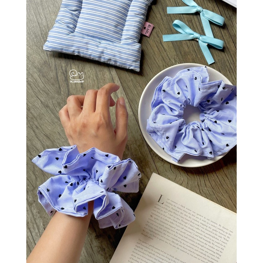 Scrunchie kẻ sọc nhiều trái tim (4 lớp)