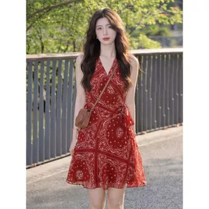 Pháp Đỏ Điều In Dây Thắt Cổ Phối Ren Nữ Mùa Hè Phong Cách Mới Nhỏ Eo Hẹp Chữ a Váy Ngắn