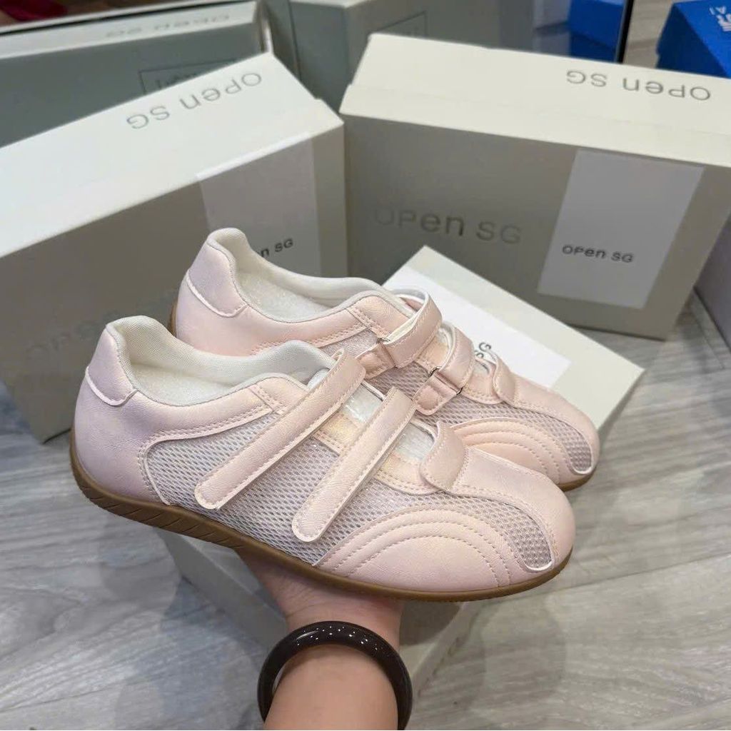 Giày thể thao nữ Mary Jane quai dán mũi tròn phối lưới thoáng khí siêu nhẹ V10 HOVAX | BigBuy360 - bigbuy360.vn