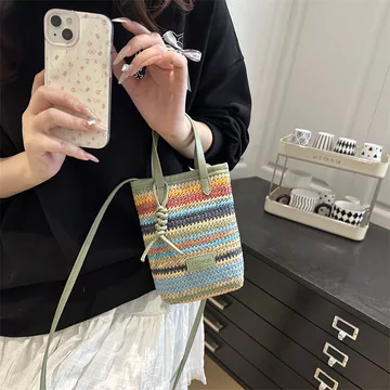 Women's Woven Straw Handbag