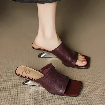 Siêu Retro Đẹp Mũi Vuông Nêm Mở Ngón Chân Nửa Dép Dép Thời Trang Phù Hợp Với Nhà Mặc Bên Ngoài Da Mềm Dép Lật Đa Năng Siêu Retro Đẹp Mũi Vuông Nêm Gót Mở Ngón Chân Nửa Dép Sandal