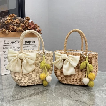 Women's Woven Straw Bag