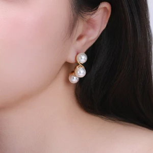 Hoa Tai nữ uốn mềm Timeless Touch mạ vàng cao cấp thanh lịch, sang trọng thiết kế hiện đại - DOJI