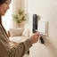 Giá đỡ móc bảng điều khiển công tắc ánh sáng JUNYUE88US, Giá đỡ điều khiển từ xa hình tay dày in 3D, Chống thấm nước Không cần khoan Công tắc nhựa Móc trang trí lối vào Tường phòng khách
