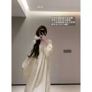 Xuân Thu Plus size Váy ngủ dài tay ren hoa kiểu Pháp 150kg béo mm Nhẹ nhàng Lãng mạn Phong cách dài có thể mặc bên ngoài Váy nhà nữ