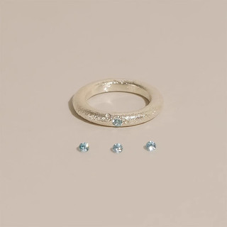 Chải Aquamarine Nhẫn Nữ Phong Cách Đơn Giản Đuôi Nhẫn Thời Trang Niche Thiết Kế Phù Hợp Với Tất Cả Trận Đấu Cao Cấp Chỉ Số Nhẫn Handmade Họa Tiết Chải Nhẫn Bạc Kẻ Sọc Aquamarine Nhẫn Đá Thô Niche Retro Đơn Kim Cương Nhẫn Trơn Nữ