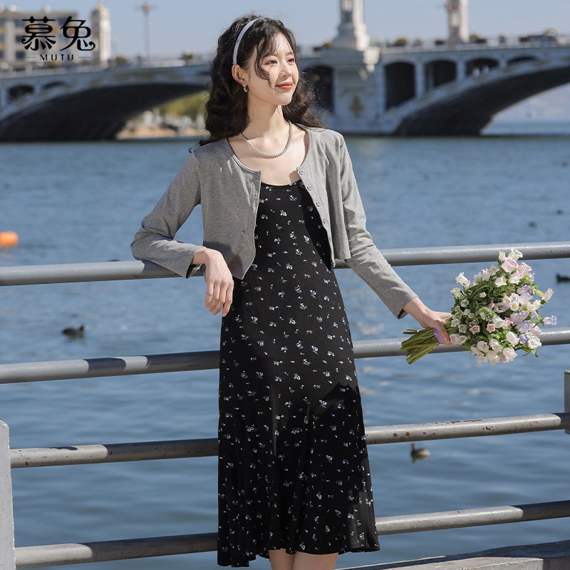 Mutu Đầm Two-Piece Mori Girl Hoa Pháp Mùa Xuân, Cardigan Dệt Kim Màu Xám