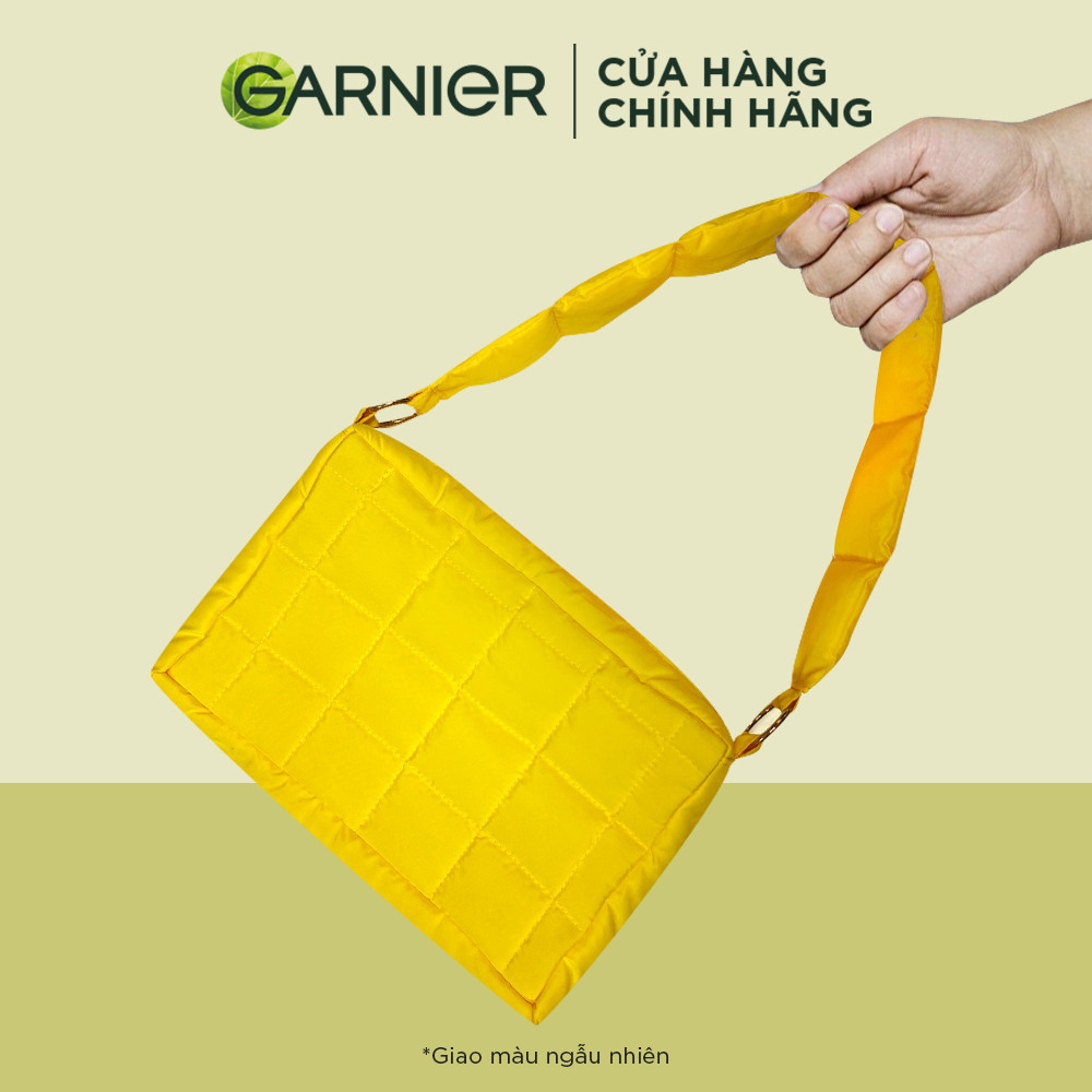 [Quà tặng không bán] Túi xách tay phao chần bông Garnier (Xanh lá cây, Vàng) tháng 12 2023