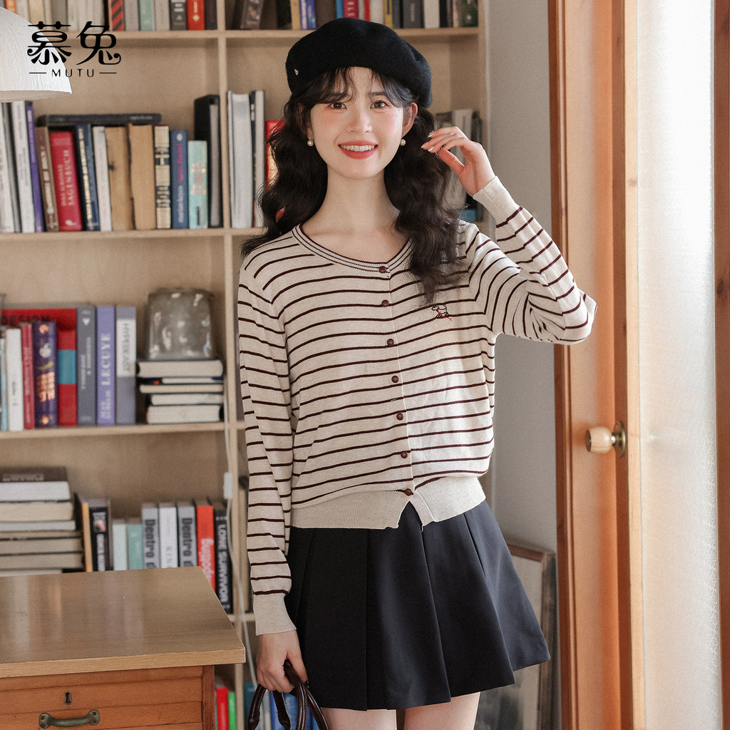 Mutu Preppy Váy Xếp Ly Phong Cách Mới cho Mùa Xuân 2026, Màu Đen Cao Cấp, Kiểu Chữ A Ôm Body