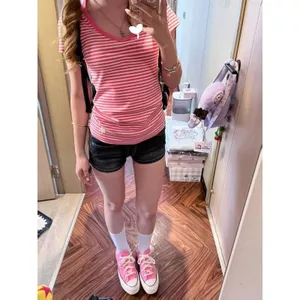Áo thun ngắn tay đeo vai sọc hồng tinh khiết phong cách Hàn Quốc dành cho nữ mùa hè Slim-Fit cổ chữ v phong cách cay ngọt ngào Thiết kế phù hợp hàng đầu