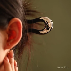 Kẹp tóc hình chữ U bướm làm từ gỗ đàn hương - Phụ kiện tóc phong cách cổ điển Trung Quốc cao cấp