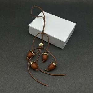 Ins Bán Chạy Hazelnut Hình Mặt Dây Chuyền Thu Đông Phong Cách Mới Ánh Sáng Độc Đáo Sang Trọng Hợp Thời Trang Túi Orna
