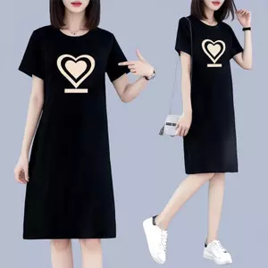 Mùa hè 2026 Plus size Áo thun dáng rộng Đầm béo mm dành cho học sinh Over-the-Knee Bao phủ thịt mỏng hơn trông giản dị Váy cỡ lớn phù hợp cho nữ