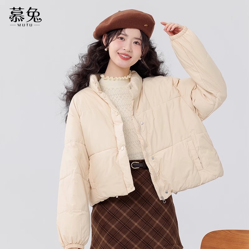 Mutu Sữa Áo Khoác Cotton Cổ Đứng Lên Cho Nữ Mùa Đông 2025 - Phong Cách Mới và Ấm Áp