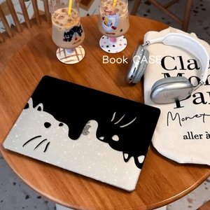 Ốp Macboot Air Pro Mèo Đen Trắng Đối Lập Cute Lấp Lánh Chống Va Đập | KTAP - World of Decals