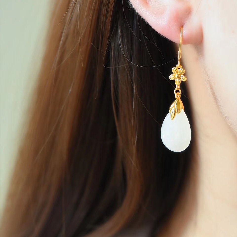 Bông tai nữ ngọc bích Hetian trắng tự nhiên