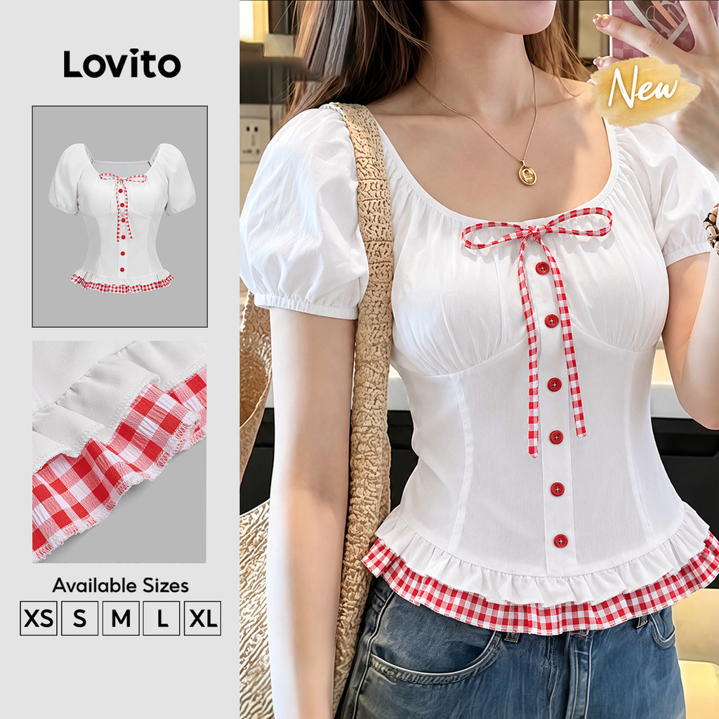 (New Arrival) Lovito Áo kiểu nữ màu trắng kẻ Caro Phong cách thường ngày Tay ngắn cổ chữ U họa tiết buộc dây viền gợn sóng phù hợp mùa xuân hè và cuối tuần BLK10P1D031