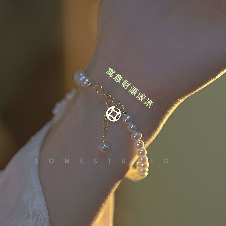 Vòng tay ngọc trai 8mmcharm vàng tone, phù hợp doanh nhân và hàng ngày