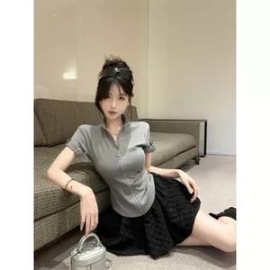 Áo thun ngắn tay cổ đứng Hot Girl mùa hè 2026 Công nghiệp nặng Thiết kế dây kéo đính kim cương thể thao cao cấp sang trọng