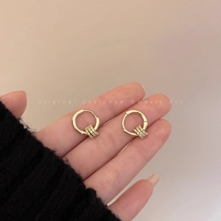 Mới từ Hàn Quốc - Vòng Tròn Bông Tai Khóa Nữ Cao Cấp với Thiết Kế Cá Tính Độc Đáo