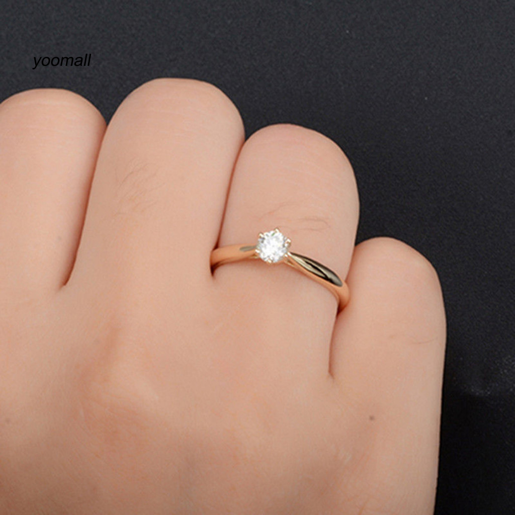 Nhẫn đính đá Cubic Zirconia hợp kim thanh lịch với sáu móng, phù hợp cho các bữa tiệc