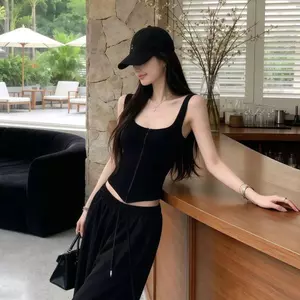 Mùa hè 2026 Áo yếm dây kéo cổ chữ U màu đen gợi cảm Hot Girl Slim-fit Slimmer Look All-Match Áo ngắn tay dành cho nữ