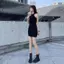 Mùa hè 2026 Váy ngắn dây đen cao cấp kiểu Pháp Váy ngắn cạp mông hẹp Slim-fit Slimer Look Pure Desire Hot Girl Tính khí không tay V