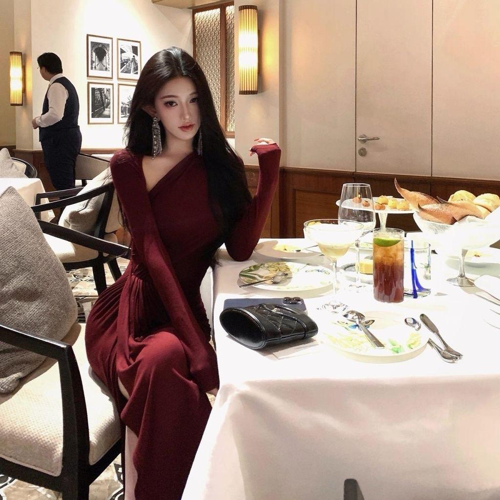 Váy dài tay cổ chéo Burgundy Váy đuôi cá vừa vặn