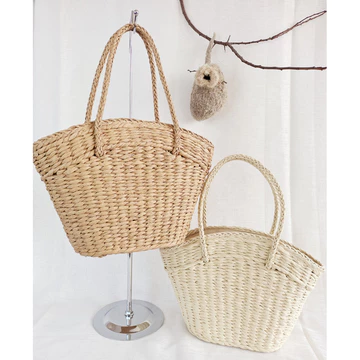 Women's Woven Straw Bag – for the Beach