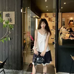 Nơ ren cổ chữ V ngọt ngào Áo yếm trắng dành cho nữ Xuân hè Phong cách mới Áo ngắn nữ