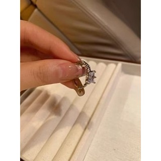 Nhẫn nữ thời trang, thiết kế sang trọng và cá tính, phù hợp mọi dịp