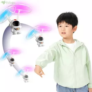 Máy bay không người lái điều khiển bằng tay YOLOGO, Đồ chơi phi hành gia Robot bay tương tác tàu vũ trụ, Máy bay trực thăng di động Công nghệ cao có đèn Spaceman UFO Drone ngoài trời