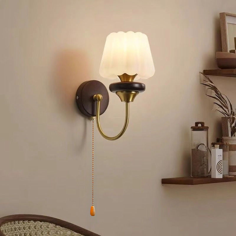 Đèn tường gỗ nguyên khối phong cách thời trung cổ có công tắc dây kéo; Đèn treo hoa sắt hậu hiện đại; Phòng khách, Hành lang, Phòng ngủ Đèn chiếu sáng trang trí đầu giường