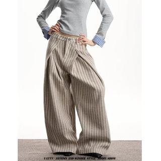 Quần nam phong cách Nhật Bản với thiết kế sọc tweed, lấy cảm hứng từ bông tai.