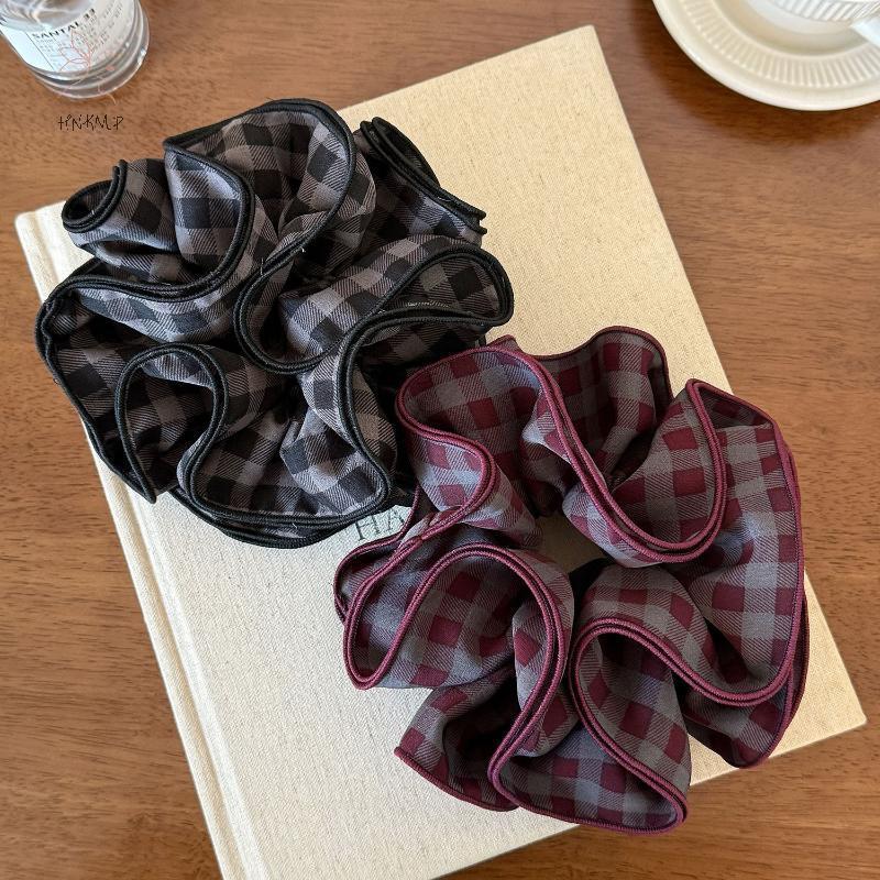 Scrunchies Vintage Kẻ Sọc - Phụ Kiện Tóc Thanh Lịch Cho Đuôi Ngựa