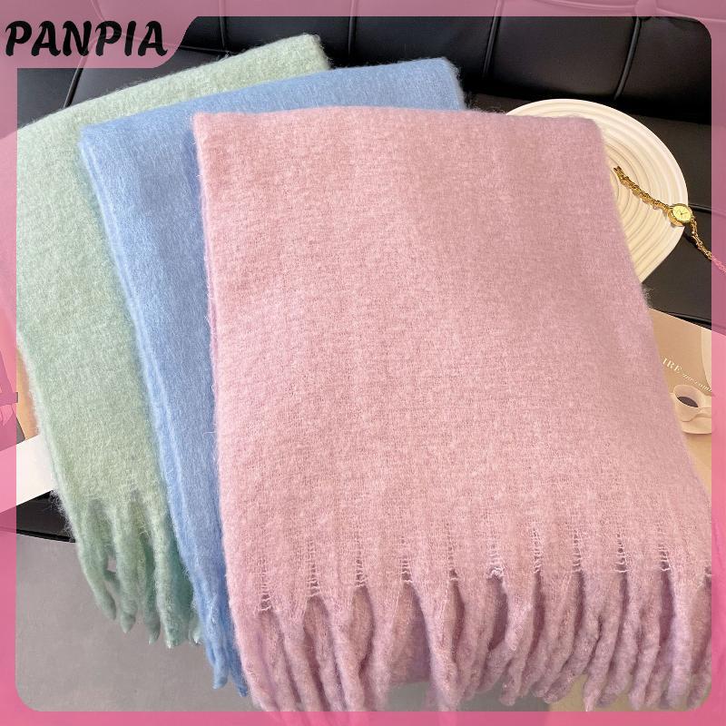 Khăn quàng cổ Cashmere dày, ấm áp, phù hợp mùa thu đông với thiết kế cổ điển và màu sắc trơn, mang lại vẻ ngoài sang trọng.