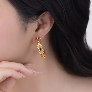 Hoa Tai nữ Golden Blossom mạ vàng cao cấp, thiết kế thiên nhiên hình hoa, thích hợp đi làm đi chơi đi tiệc - DOJI