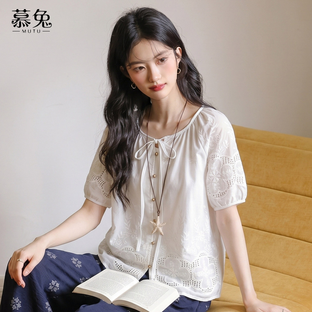 Mutu Pháp Retro Rỗng Trắng Áo Sơ Mi Tay Ngắn Thiết Kế Rời Top TU00548