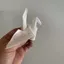 Cần cẩu giấy ảo thuật ZENZON, Cận cảnh ảo ảnh sân khấu Origami Crane Magic, Hiệu suất sân khấu Phụ kiện Gimmick Vải trắng đỏ Đạo cụ cần cẩu Đồ chơi trẻ em