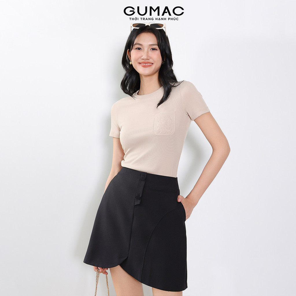 Áo Thun Nữ Cổ Tròn GUMAC Kiểu Ôm Thêu Hoa Trên Túi Chất Thun Gân Mềm Mịn Co Giãn ATF05009