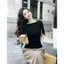 Áo thun ngắn tay một vai màu đen mùa hè kiểu Pháp Xù Thiết kế thích hợp Slim-fit Slimmer Look White Tính khí phù hợp cho nữ Hot Girl Top